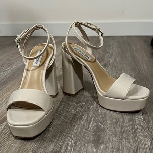 Steve Madden Women's Lessa Heeled Sandal Platform ankle strap